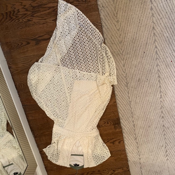 Cream colored lace overlay dress by Sky - Picture 4 of 6